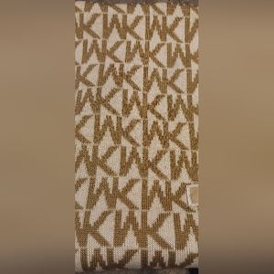 Never worn Michael Kors reversible scarf